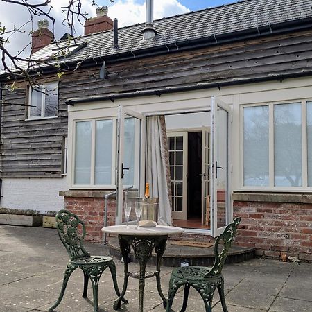 Hotel The Old Vicarage Dolfor Newtown  Esterno foto