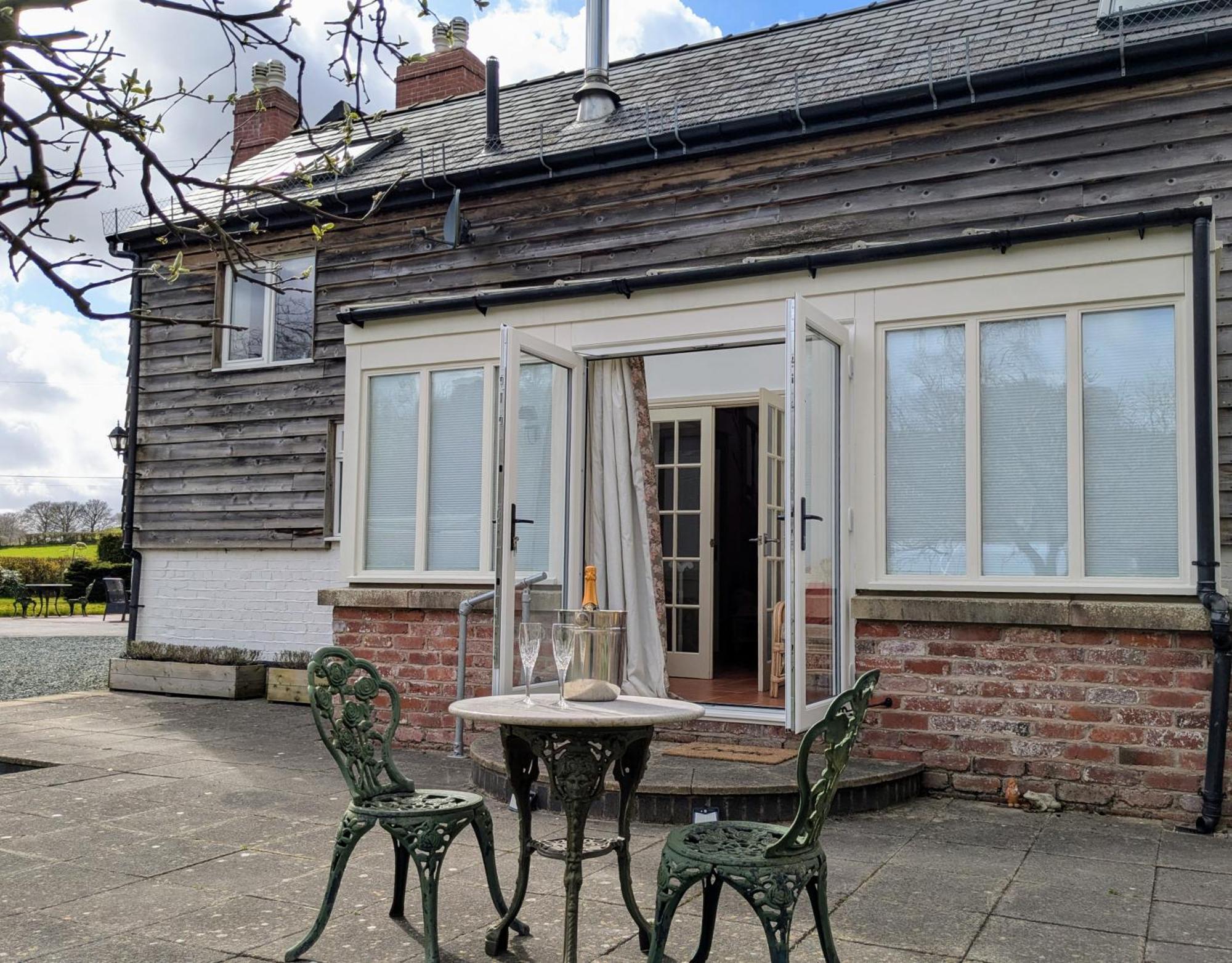 Hotel The Old Vicarage Dolfor Newtown  Esterno foto