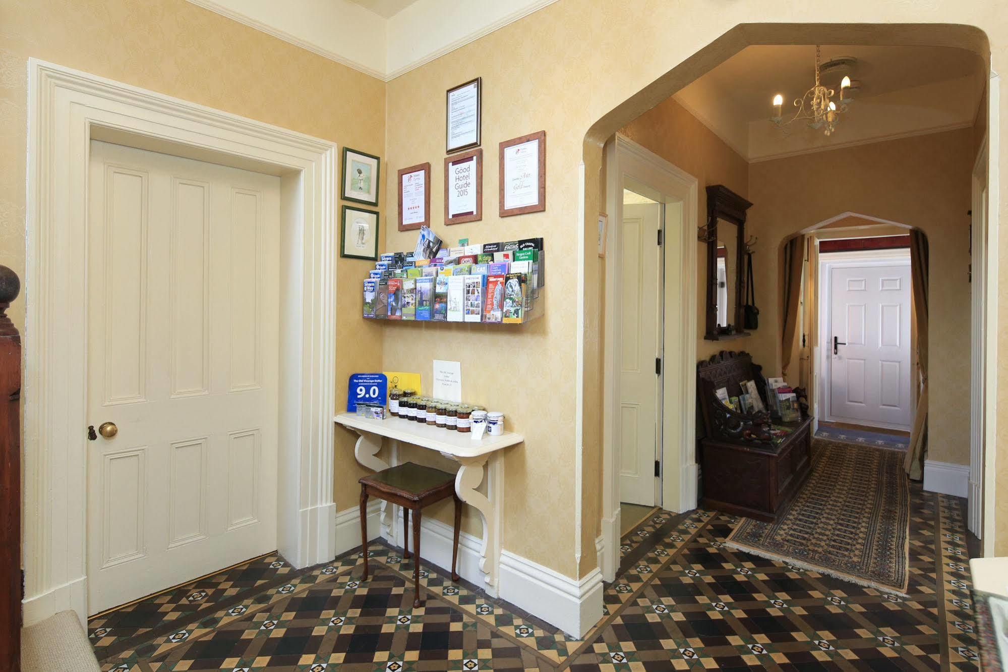 Hotel The Old Vicarage Dolfor Newtown  Esterno foto
