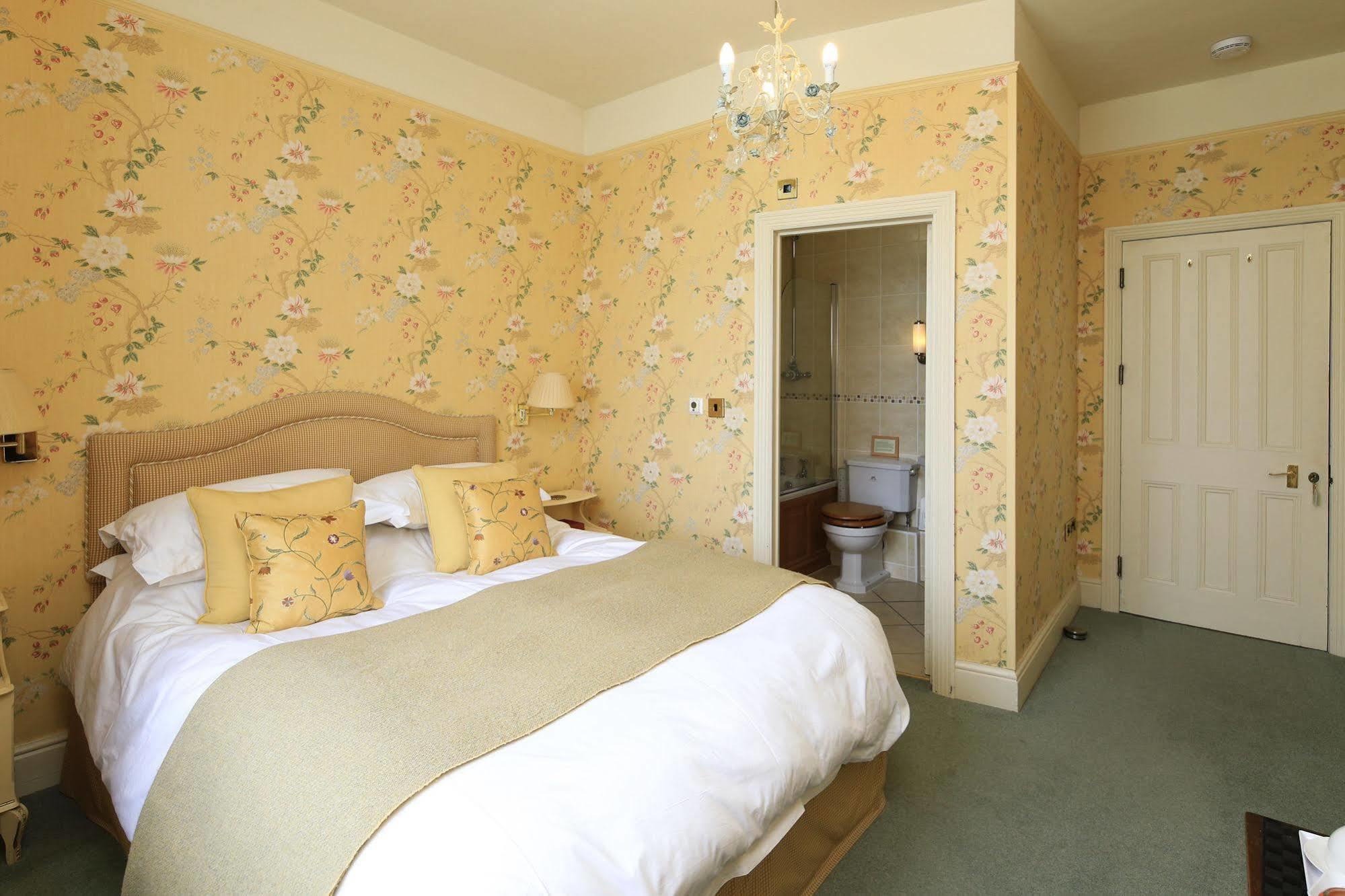 Hotel The Old Vicarage Dolfor Newtown  Esterno foto